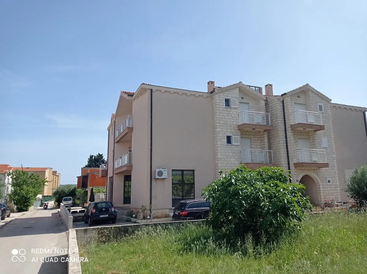 Apartment Barba Luka, Near Beach, Beautiful Views Kastela Croatia