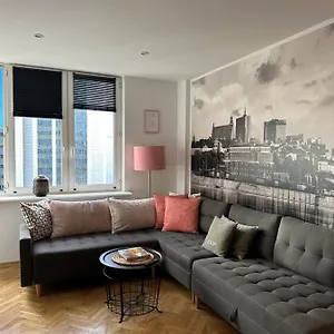 https://apartament-centrum-warszawy.warsawhotelspoland.com